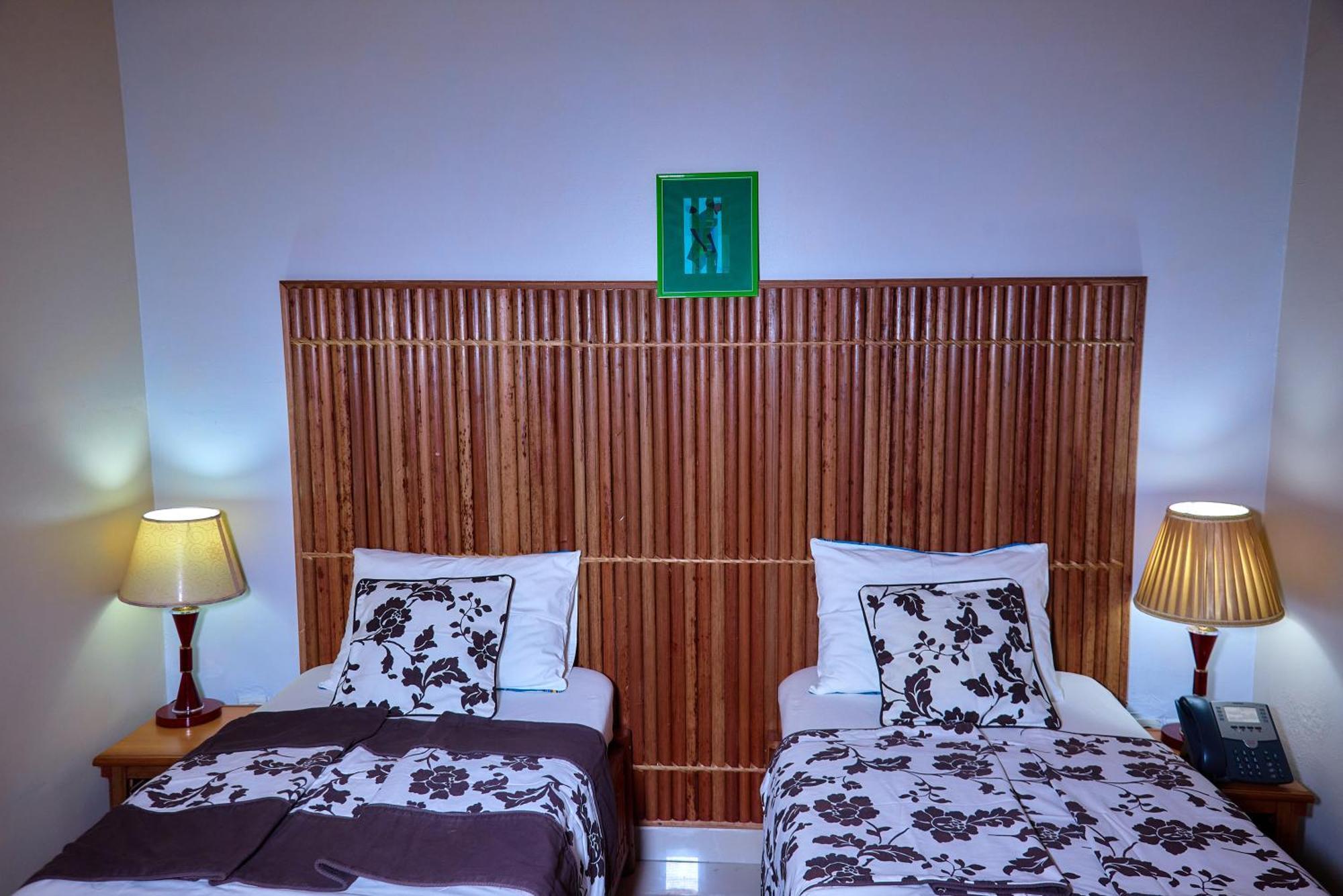 Congress Hotel Яунде Экстерьер фото