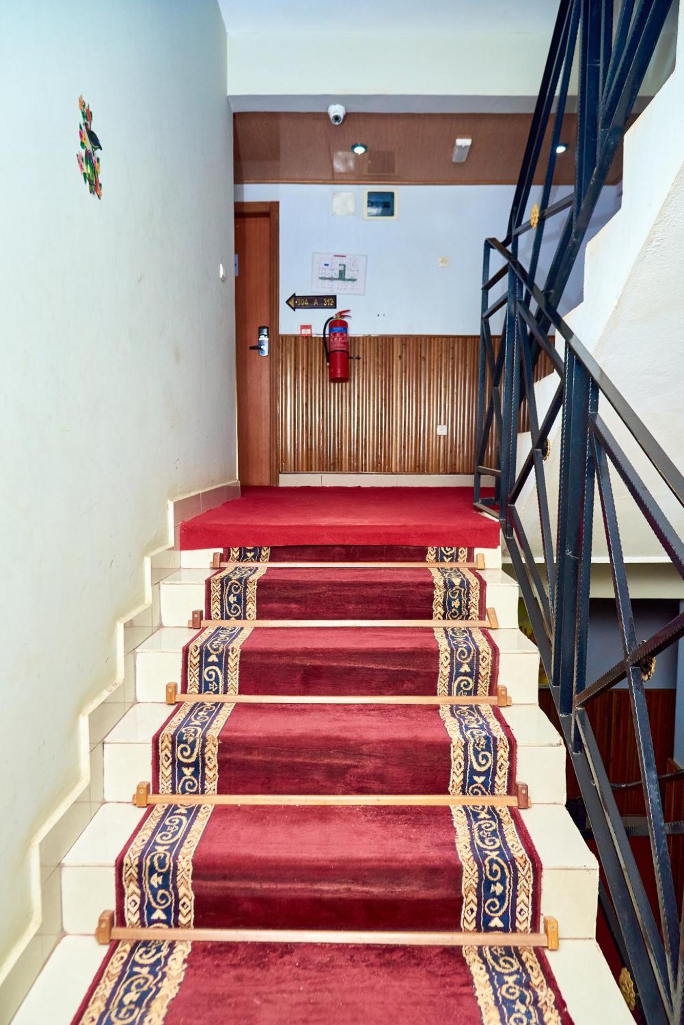 Congress Hotel Яунде Экстерьер фото